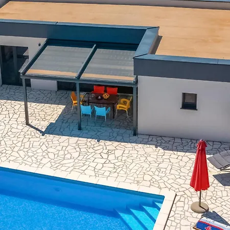 In With Wifi Casa de Férias Trbounje