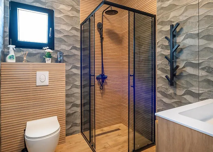 In With Wifi 別荘 Trbounje